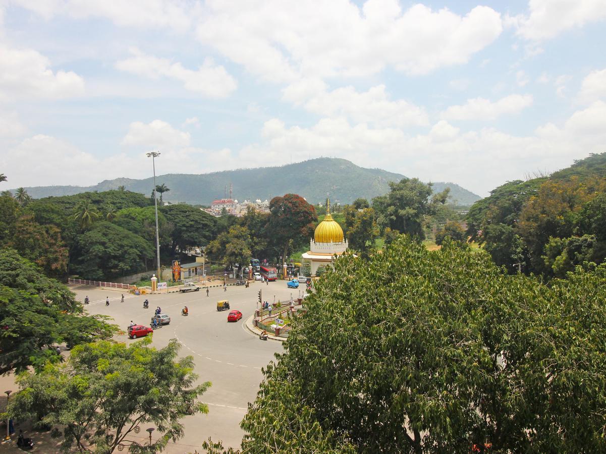 โรงแรมเอ็มบี อินเตอร์เนชั่นแนล - พาเลซ ไซด์ ไมซอร์ ภายนอก รูปภาพ